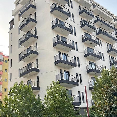 Modern Apartment In Central Vlorë エクステリア 写真
